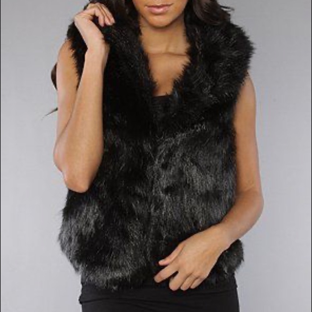 BB Dakota Jack Black Faux Fur Vest - Picture 2 of 11